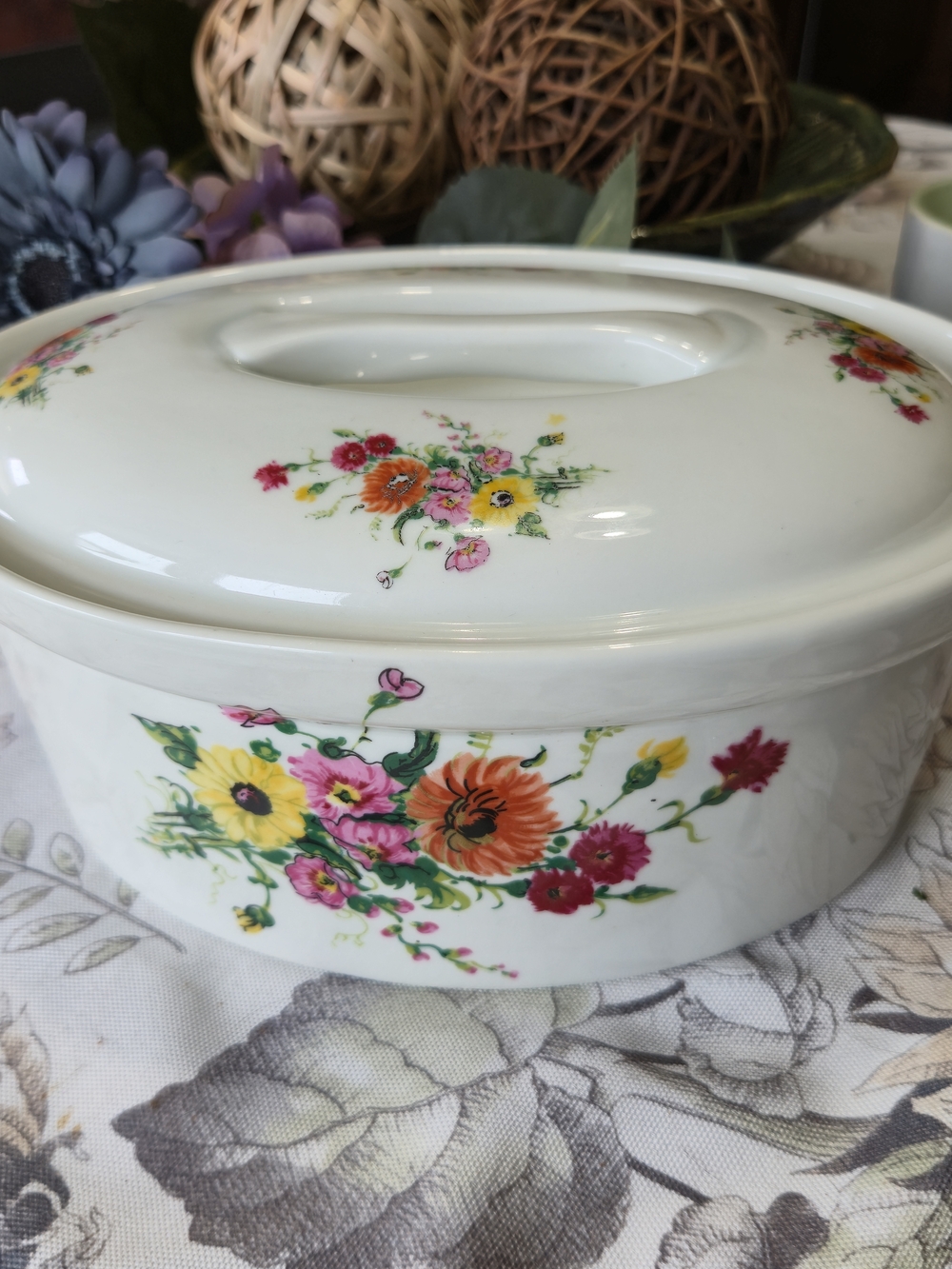 Vintage B.I.A. Cordon Bleu France Floral Casserole Dish w/ Lid